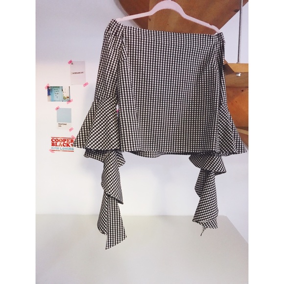 Anthropologie Tops - Statement ruffle sleeved gingham crop top